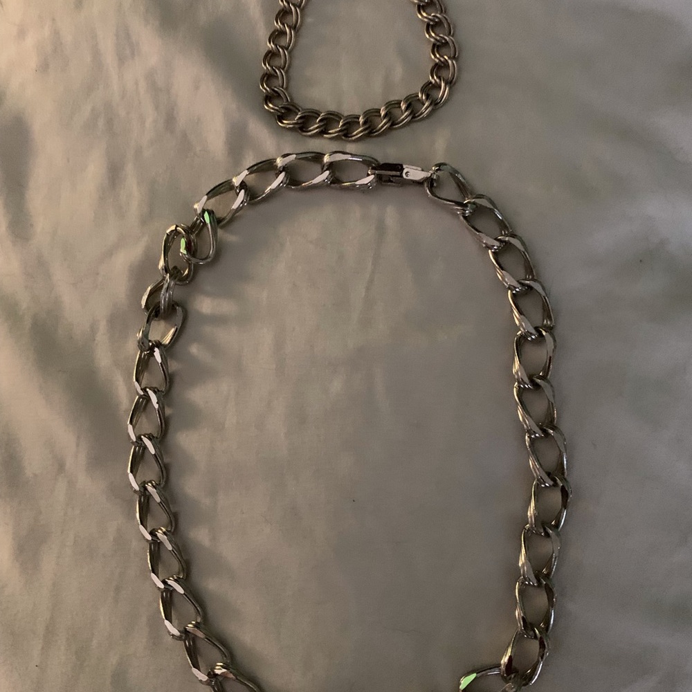 Jewelry - Picture 2 of 7